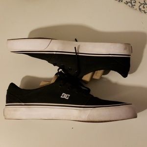 dc trace shoes